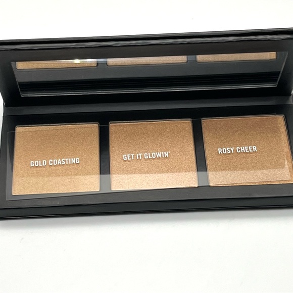 MAC Hyper Real Glow Highlighter Palette GET IT GLOWIN' *DISCONTINUED* - Picture 11 of 14